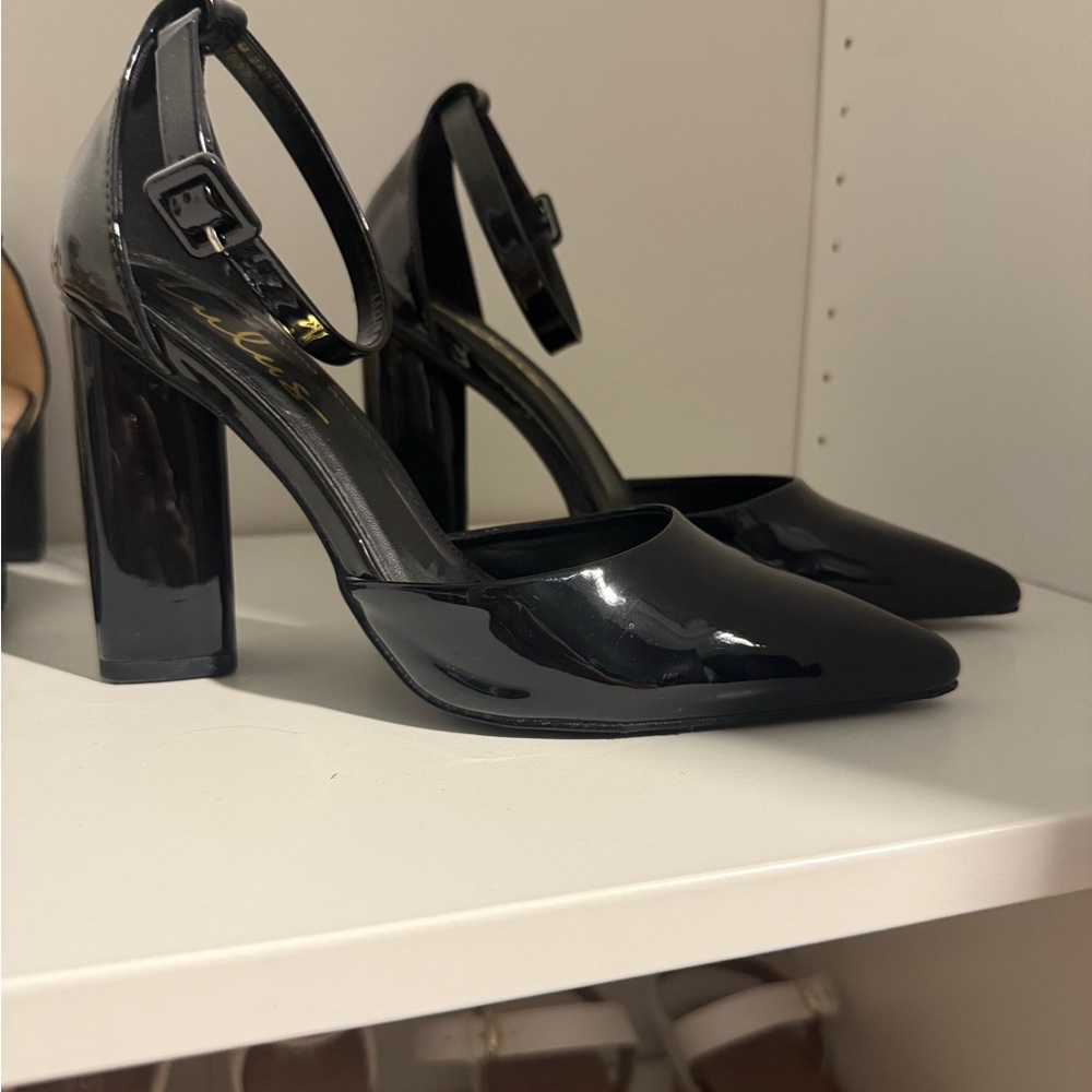 Patent black lulus heels